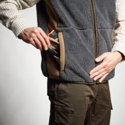 GILET POLAIRE SANS MANCHES MOUTONNE 500 GRIS 14 GILET POLAIRE SANS MANCHES MOUTONNE 500 GRIS -Le monde de la chasse Magasin gilet polaire sans manches moutonne 500 gris 6