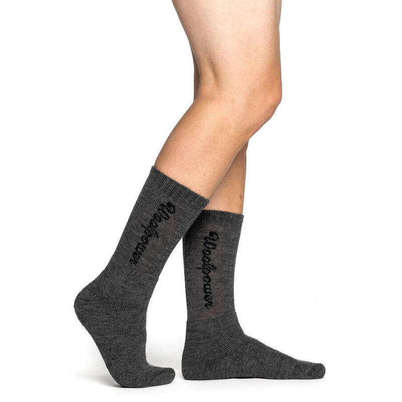 Woolpower Chaussettes Merino Logo Classique 400 - Gris 2 Woolpower Chaussettes Merino Logo Classique 400 - Gris – Image 2