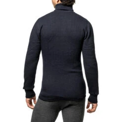Woolpower Merino Mid Layer Zip Turtleneck 400 - Marine Foncé 8 Woolpower Merino Mid Layer Zip Turtleneck 400 - Marine Foncé -Le monde de la chasse Magasin woolpower merino mid layer zip turtleneck 400 marine fonce 2
