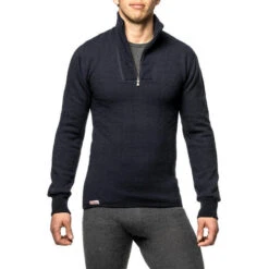 Woolpower Merino Mid Layer Zip Turtleneck 400 - Marine Foncé 9 Woolpower Merino Mid Layer Zip Turtleneck 400 - Marine Foncé -Le monde de la chasse Magasin woolpower merino mid layer zip turtleneck 400 marine fonce 3